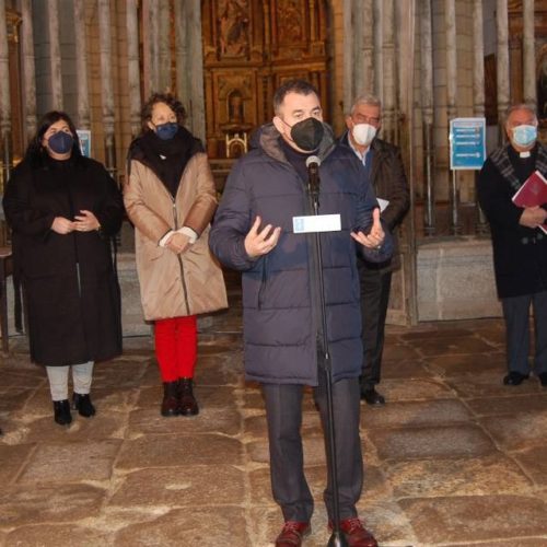 A Xunta recupera a policromía orixinal do coro do século XVI do Mosteiro de Santa María (Ourense)