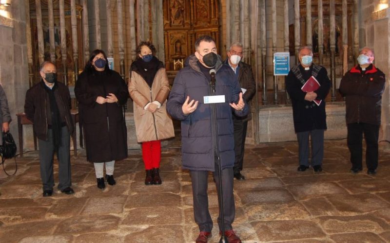 A Xunta recupera a policromía orixinal do coro do século XVI do Mosteiro de Santa María (Ourense)