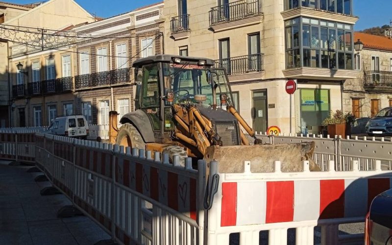Melloras na contorna da praza de Covelo