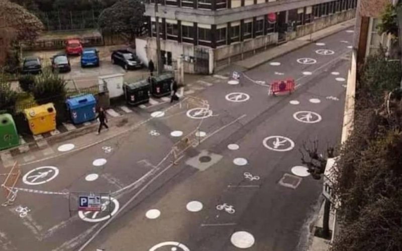 PP Ponteareas cualifica de “política do feísmo” as pintadas no casco urbano