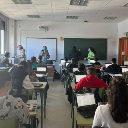 Concello de Ponteareas leva aos institutos os seus programas para a mocidade