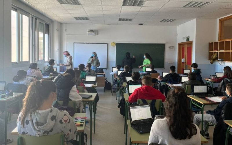 Concello de Ponteareas leva aos institutos os seus programas para a mocidade