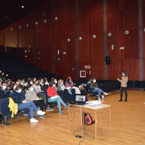 100 docentes de Mos formáronse en primeiros auxilios