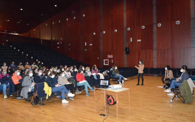 100 docentes de Mos formáronse en primeiros auxilios