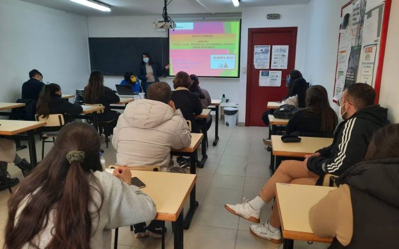 Orientación laboral en Ponteareas para a mocidade da comarca