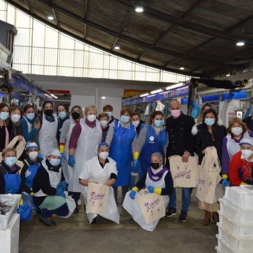 A Louriña homenaxea ás peixeiras da Praza de Abastos do Porriño