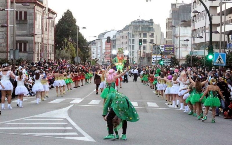 Desfile de comparsas de Entroido no Porriño