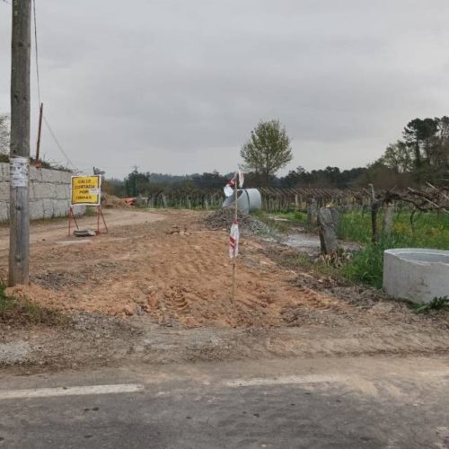 Saneamento no camiño da Marquiña en Salvaterra