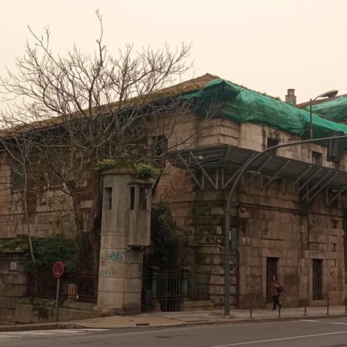 O Concello proporalle á UNED que o edificio da antiga prisión sexa a súa sede en Ourense