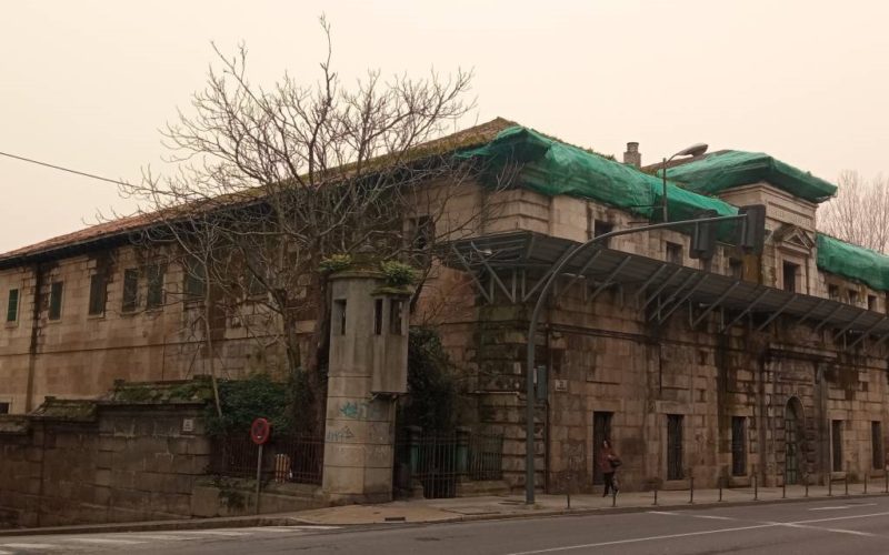 O Concello proporalle á UNED que o edificio da antiga prisión sexa a súa sede en Ourense