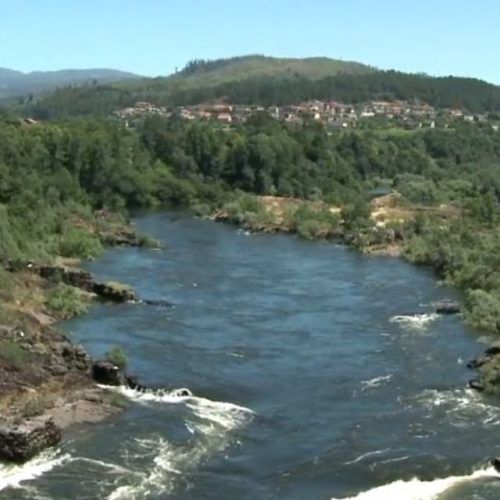 Preocupación en Arbo polo trazado da liña de alta tensión