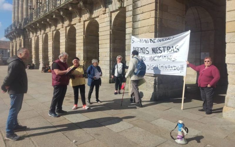 Protesta indefinida dos vendedores históricos do Casco Vello de Santiago