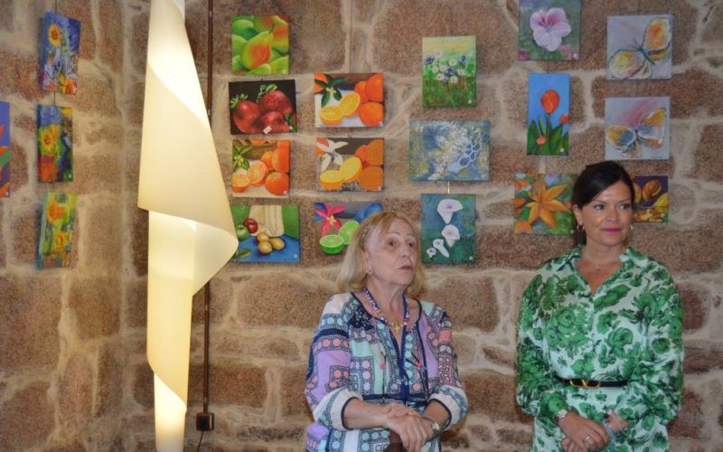 Mos exhibe pintura solidaria a favor dos nenos ucraínos refuxiados