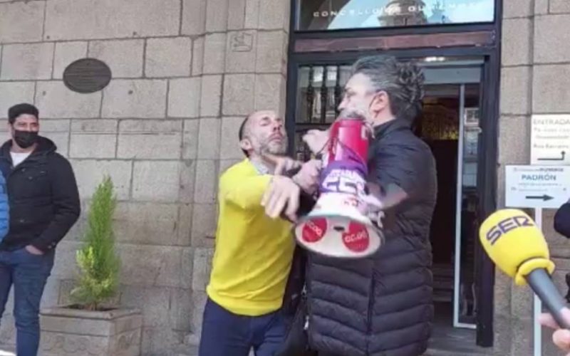 O alcalde de Ourense ataca a unha muller que se manifestaba fronte ao Concello