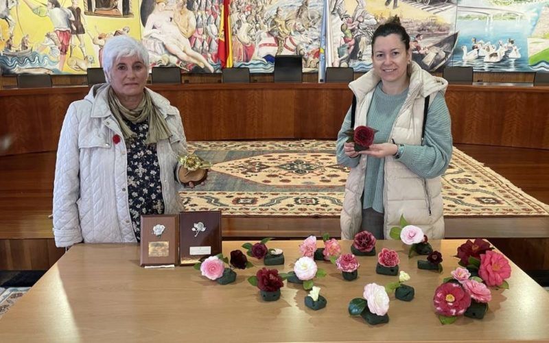 A salvaterrense Josefa Rosaura é distinguida como Floricultora de Camelias