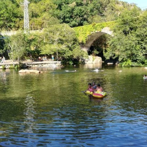 A praia de Maceira, no Covelo, obtén a excelencia na calidade das súas augas