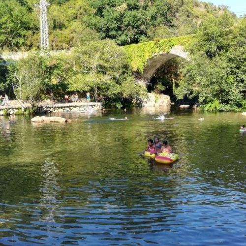 A praia de Maceira, no Covelo, obtén a excelencia na calidade das súas augas