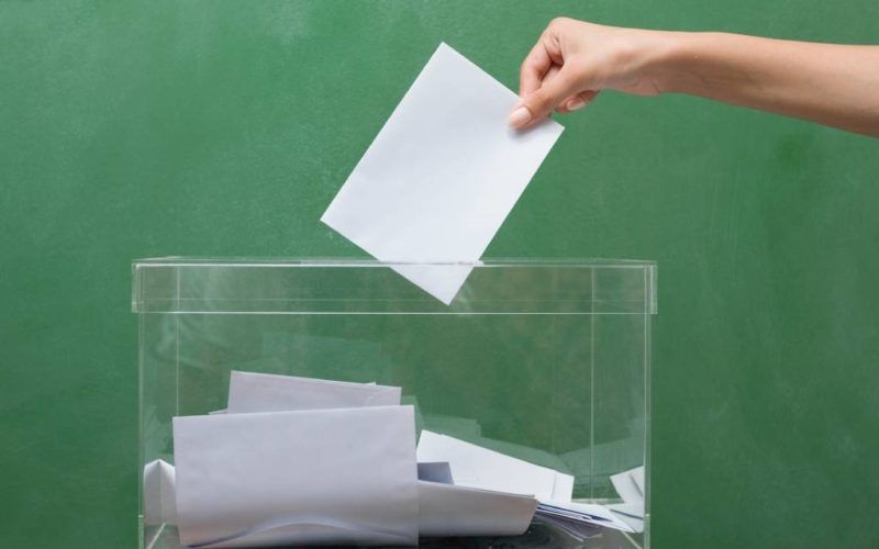 Eliminación do voto rogado para os residentes no exterior