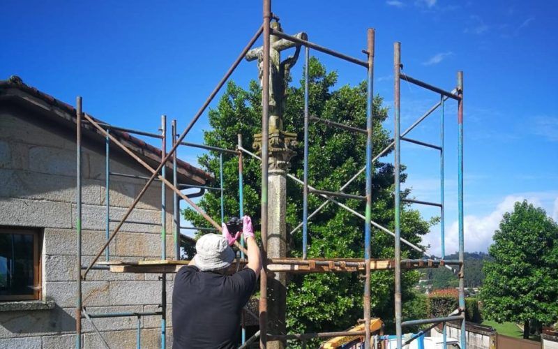 Restauración do Cruceiro de Arras en Salvaterra