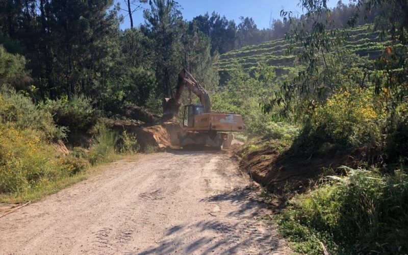 Comezan as obras do camiño de Portafeito en Arbo