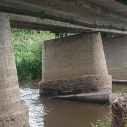 O alcalde decreta o peche da ponte sobre o río Cabe en Monforte