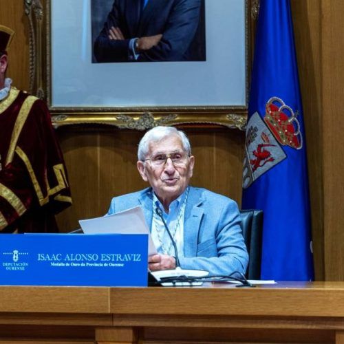 O lexicógrafo Isaac Alonso Estraviz recibe a Medalla de Ouro da Provincia de Ourense