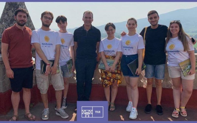 Mozos europeos realizan voluntariado no Camiño Portugués en Tui
