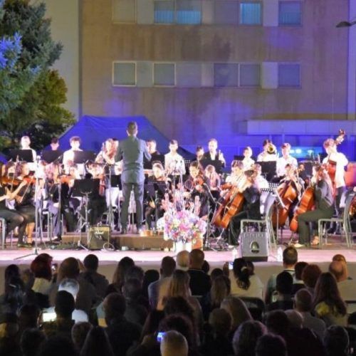 Academia de Música Fortaleza de Valença brilhou nas Noites do Jardim Municipal