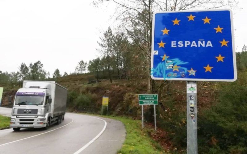 Portuguêses e galegos pedem melhor acceso à fronteira em Ponte da Barca