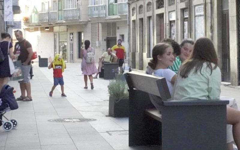 Ponteareas reforza as rúas peonís como lugar de estancia