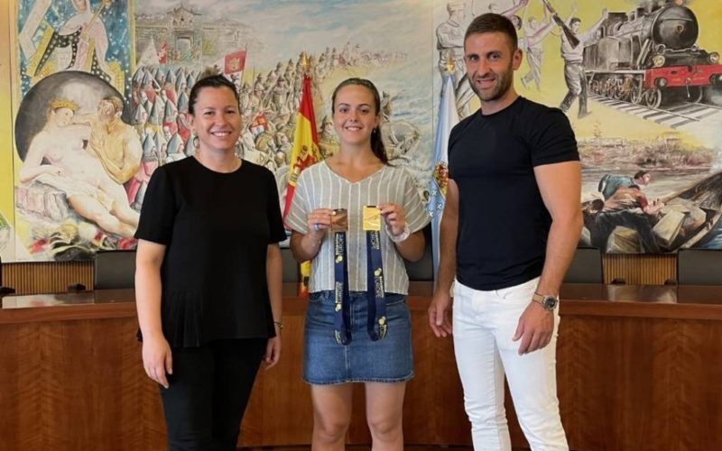 Salvaterra recibe a Lucía Rodríguez, medallista europea de bádminton