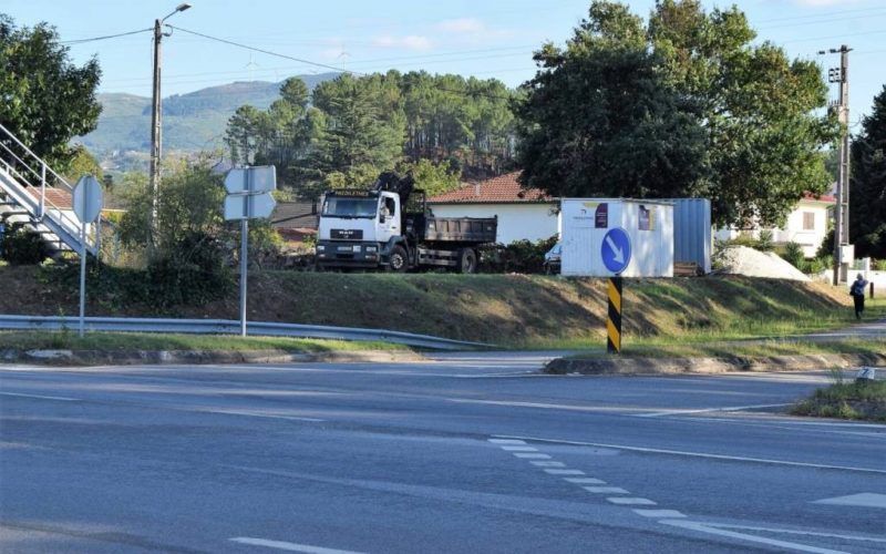 Começou a ser construída rotunda em ‘Ponto Negro’ de Monção