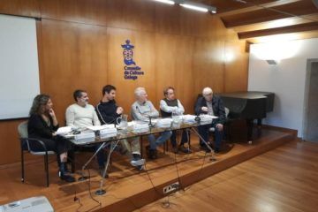 Santiago debateu o futuro dos medios galegos en papel