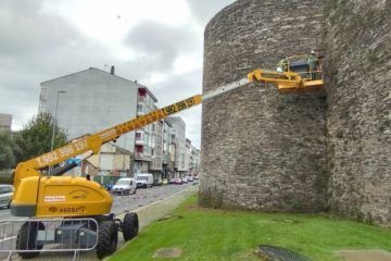 A Xunta de Galicia acomete a limpeza da Muralla de Lugo