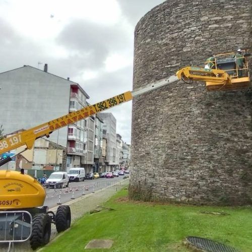 A Xunta de Galicia acomete a limpeza da Muralla de Lugo