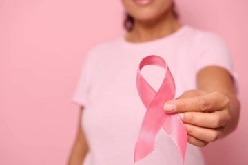 Ponteareas tínguese de rosa contra o cancro de mama