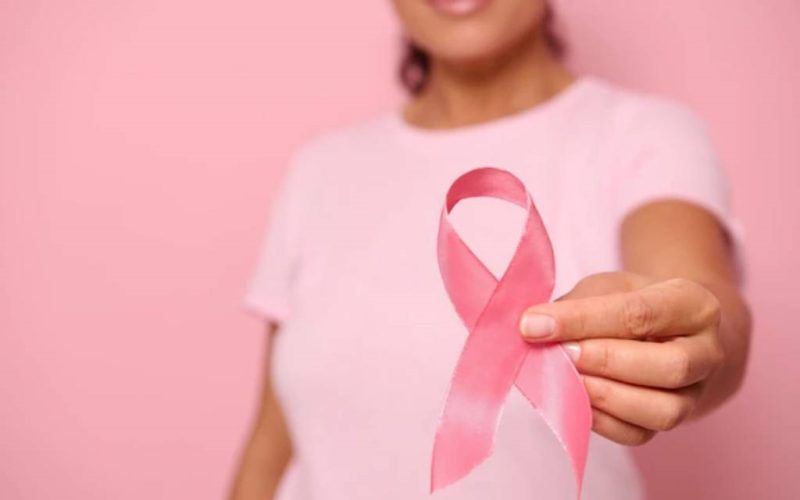 Ponteareas tínguese de rosa contra o cancro de mama