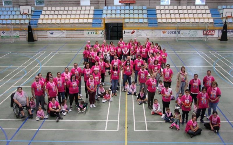 Gran lazo en Salceda no Día do Cancro de Mama