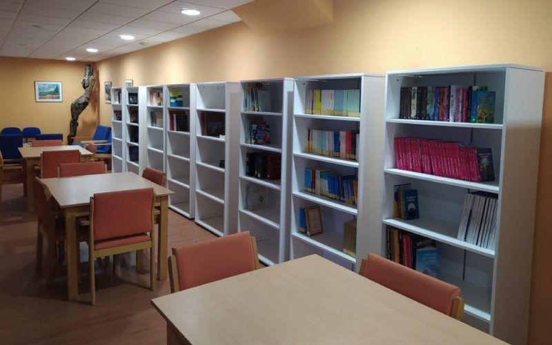 Novo mobiliario a biblioteca pública municipal do Covelo