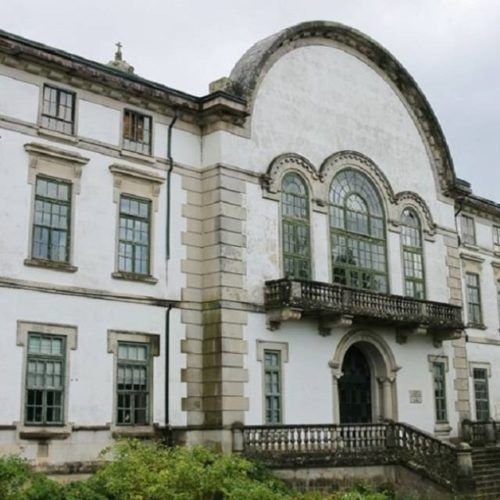 Câmara de Valença quer comprar edifício emblemático