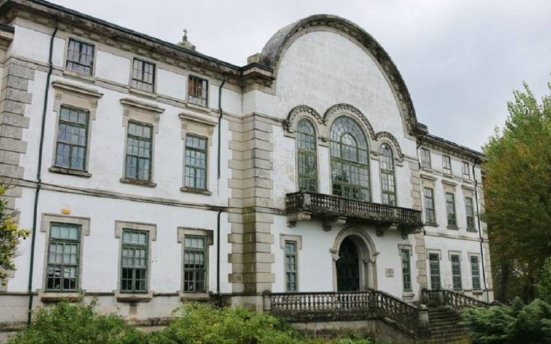 Câmara de Valença quer comprar edifício emblemático