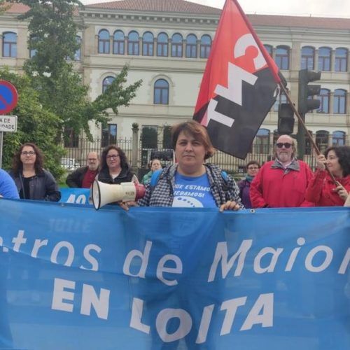 Concellos galegos esixen á Xunta de Galicia solucionar a folga das Galiñas Azuis e centros de maiores