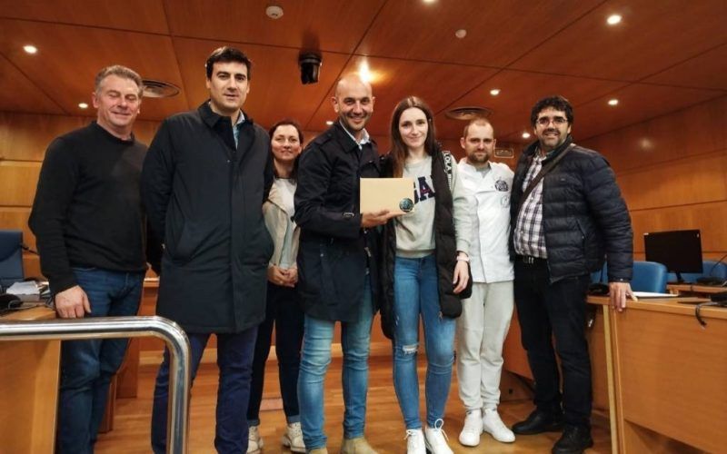 Noelia Gómez gaña o I Concurso de Postre de Nadal no Porriño