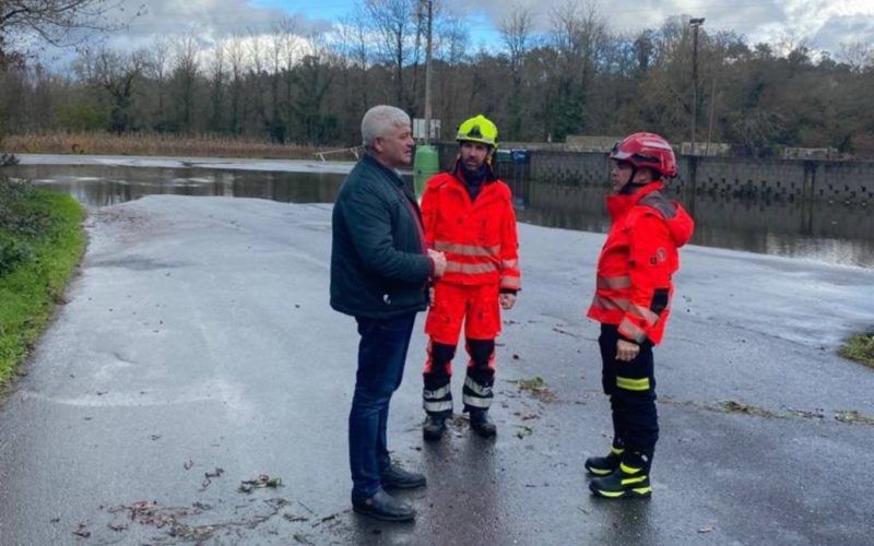 ACiP denuncia que Ponteareas só contou cun policía local durante o desbordamento do río Tea