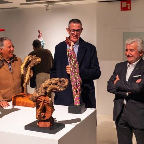 “O bosque anguriado”, exposición dos escultores Tino Canicoba e Moxom en Ourense