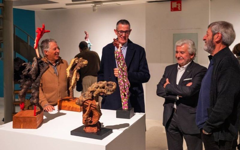 “O bosque anguriado”, exposición dos escultores Tino Canicoba e Moxom en Ourense