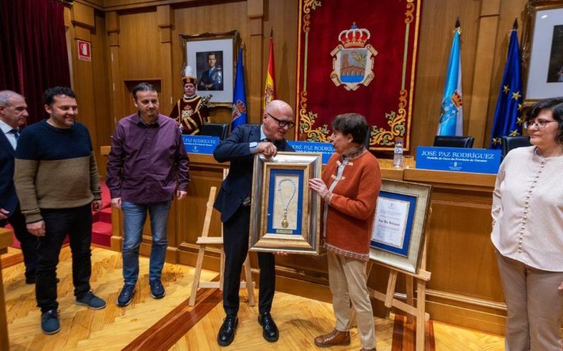 O pedagogo José Paz recibe a título póstumo a Medalla de Ouro da Provincia de Ourense