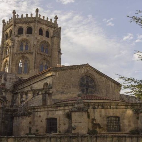 A Xunta de Galicia licita a restauración do ciborio e fachada sur da catedral de San Martiño de Ourense