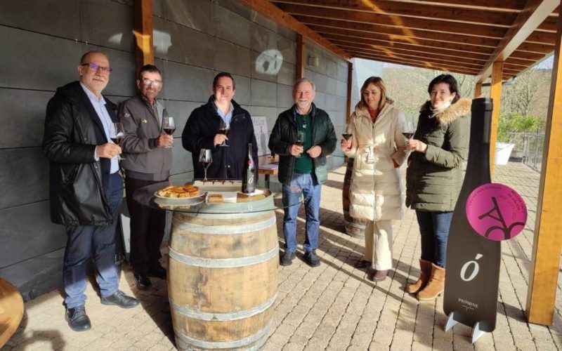 O director da Axencia Galega da Calidade Alimentaria na Ribeira Sacra