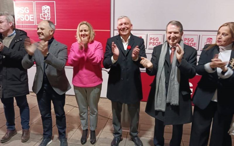Delfín Domínguez foi presentado como candidato do PSOE Ponteareas
